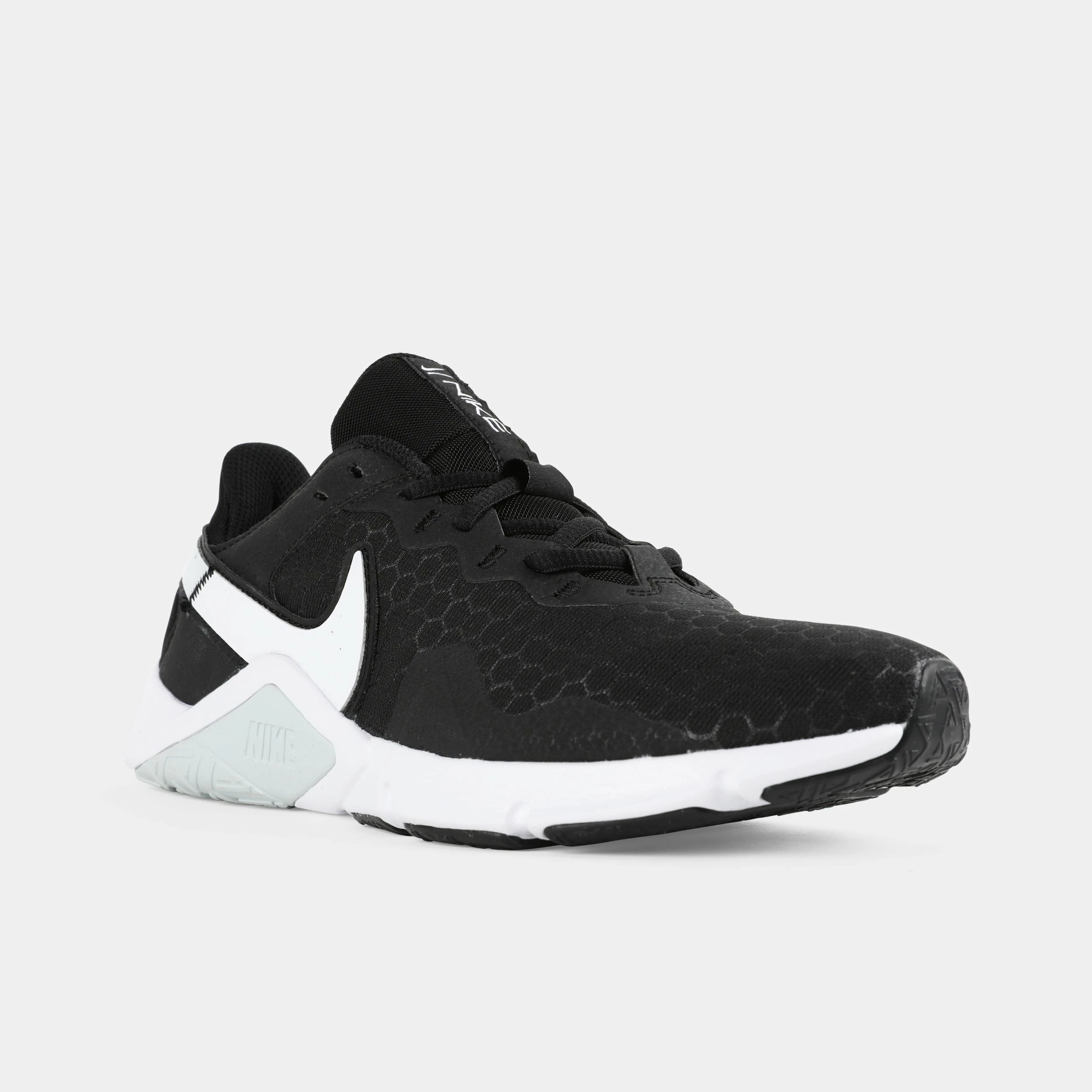 Nike Women's Legend Essential 2 Training Shoe 4 Nike Women's Legend Essential 2 Training Shoe - Image 4